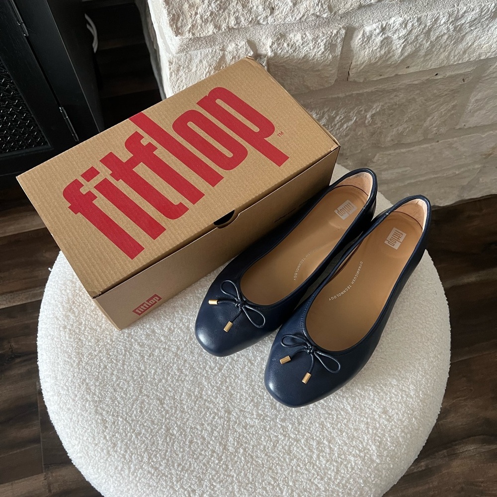 EUC FitFlop Womens Navy Delicato Bow Soft Leather Ballet Flats Size 8
